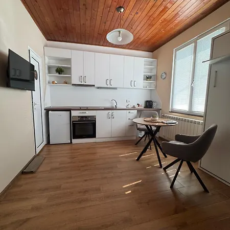 Lora 3* Gabrovo